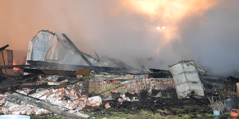 POL-STD: Erneut Kupferdiebstähle in Harsefeld, Scheune und Autos bei Brand in Mulsum zerstört, 24-Jähriger greift eingesetzte Polizisten in Hammah an, Unter Alkohol am Steuer auf geparktes Auto aufgefahren - Foto: presseportal.de