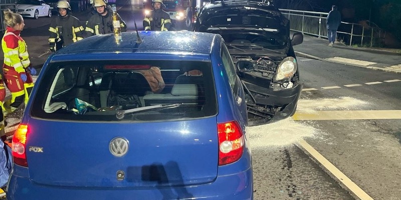 POL-EN: Wetter: Frontalzusammenstoß zwischen zwei Pkw- Zwei Personen verletzt - Foto: presseportal.de