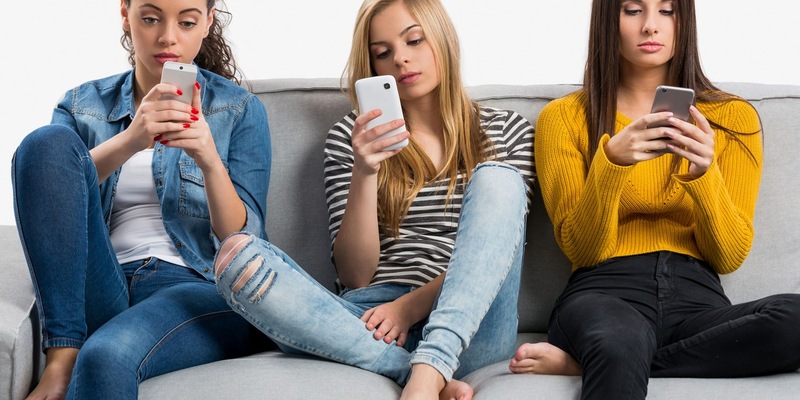 WissenHoch2 in 3sat über den Einfluss des Smartphones auf Beziehungen - Foto: presseportal.de