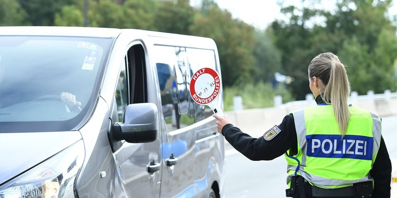 +++ Achtung Sperrfrist (Print, Radio und Online): 18.00 Uhr +++ / ARD-DeutschlandTREND: Mehrheit unterstützt Zurückweisung an den Grenzen - Foto: presseportal.de