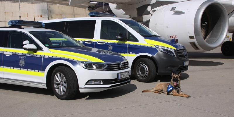 HZA-F: Zoll am Frankfurter Flughafen verhindert Steuerschaden in Höhe von 6.200 EURO im Reiseverkehr- Luxusuhr am Handgelenk - Foto: presseportal.de