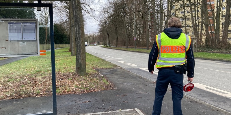 POL-KS: Verkehrskontrolle durch Revier Nord: Autofahrer beleidigt Polizisten; verbotenes Springmesser sichergestellt - Foto: presseportal.de
