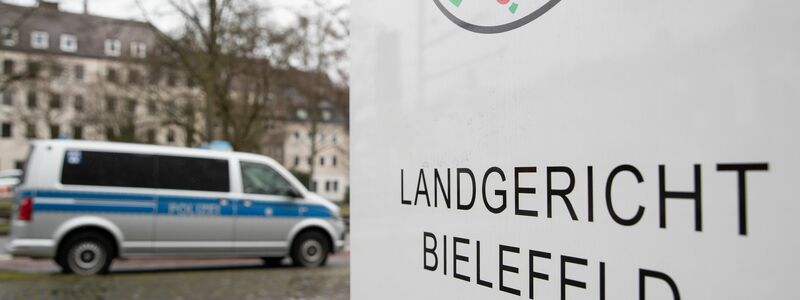 Mit einem starken Aufgebot an Polizeikräften hat am Landgericht Bielefeld der Prozess um den gewaltsamen Tod eines Profiboxers begonnen. (Archivbild) - Foto: Friso Gentsch/dpa