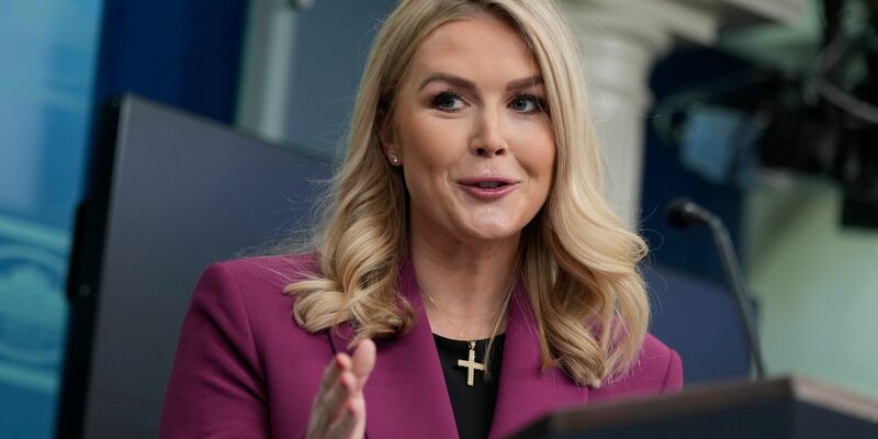 Die Pressesprecherin des Weißen Hauses, Karoline Leavitt (Archivbild) - Foto: Ben Curtis/AP/dpa