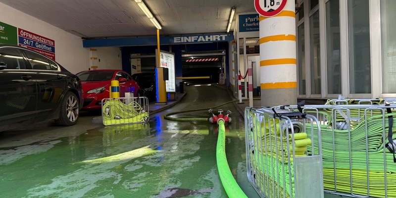 FW-D: Feuer in einer Großgarage in der Innenstadt - Foto: presseportal.de