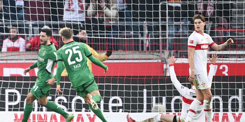 Stuttgarts Nationalspieler Jamie Leweling (r) versuchte viel, hier im Zweikampf mit Gladbachs Robin Hack. - Foto: Harry Langer/dpa