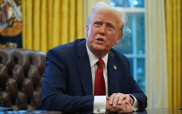 US-Präsident Donald Trump verweist auf die angebliche Absage von 800 Hinrichtungen im Iran. - Foto: Evan Vucci/AP/dpa