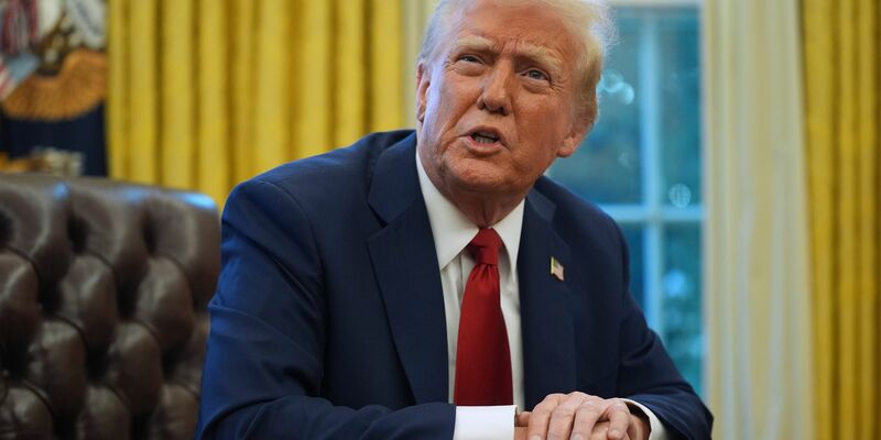 US-Präsident Trump hat die Handelsgespräche mit Kanada für beendet erklärt. (Archivbild) - Foto: Evan Vucci/AP/dpa