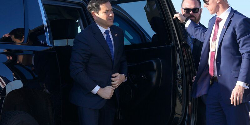 Rubios erste Auslandsreise führt ihn nach Mittelamerika. - Foto: Mark Schiefelbein/Pool AP/AP/dpa