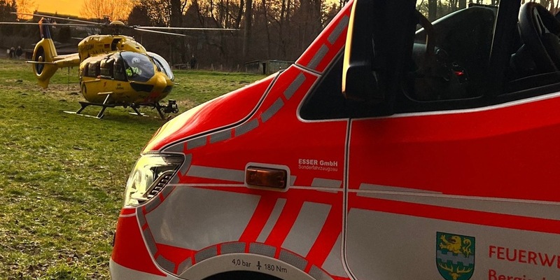 FW-GL: Schwerstverletzter Mountainbiker nach Sturz im Wald im Stadtteil Nußbaum von Bergisch Gladbach - Foto: presseportal.de