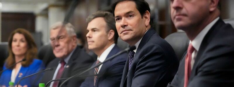 US-Außenminister Rubio hat sich mit Präsident Mulino getroffen. - Foto: Mark Schiefelbein/POOL AP/AP/dpa