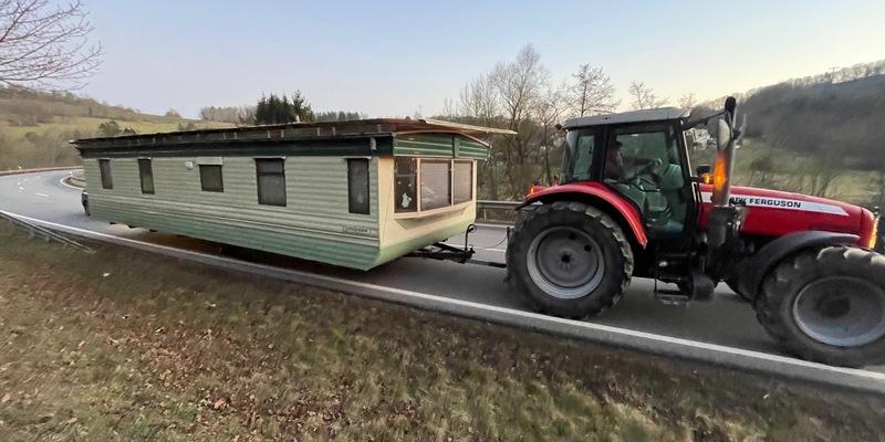 POL-PDKL: Ungewöhnliches Schleppergespann - Foto: presseportal.de