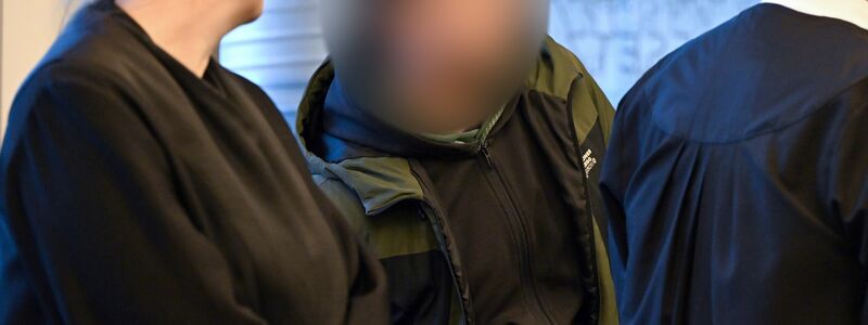 Ist der geständige mutmaßliche Vierfachmörder von Solingen rechtsradikal? (Archivbild) - Foto: Federico Gambarini/dpa