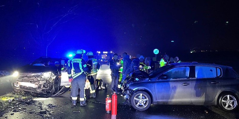 POL-ME: Kollision im Gegenverkehr: drei Personen verletzt - Erkrath - 2502003 - Foto: presseportal.de