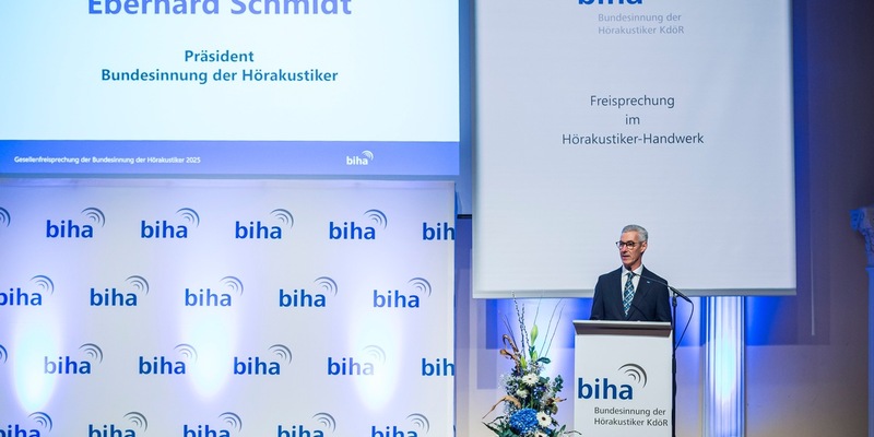 138 Fachkräfte schließen Ausbildung im Hörakustiker-Handwerk ab / Gesellenfreisprechung in modernem Gesundheitsberuf - Foto: presseportal.de