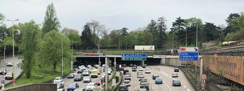 Eine Spur der Périphérique wird im Berufsverkehr für Fahrgemeinschaften, Taxis und Busse reserviert (Archivbild). - Foto: Michael Evers/dpa