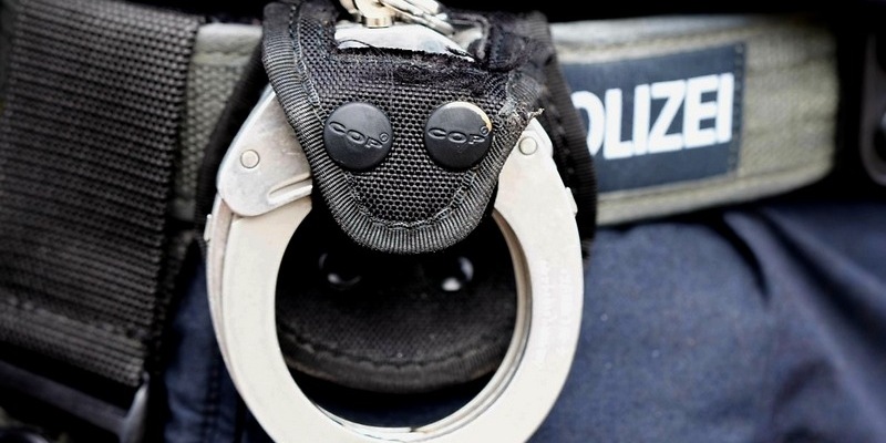 BPOL-CUX: Gebäudereinigerin in Bundespolizeidienststelle kontrolliert und vorläufig festgenommen - Foto: presseportal.de