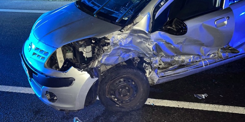 POL-DN: Verkehrsunfall auf der B55 - 46-Jähriger schwer verletzt - Foto: presseportal.de