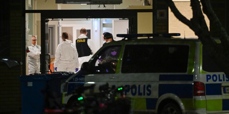 Die Polizei ermittelt in Örebro. - Foto: Pontus Lundahl/TT/TT News Agency/AP/dpa