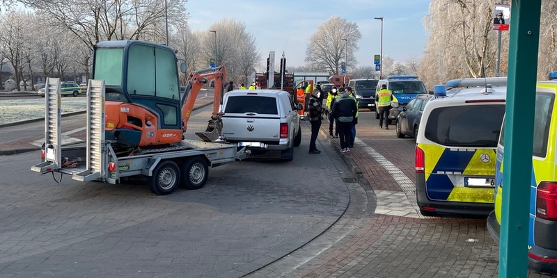 POL-WHV: Kontrollaktion auf der B437: 41 Verstöße ahnden, darunter fünf Straftaten - Foto: presseportal.de