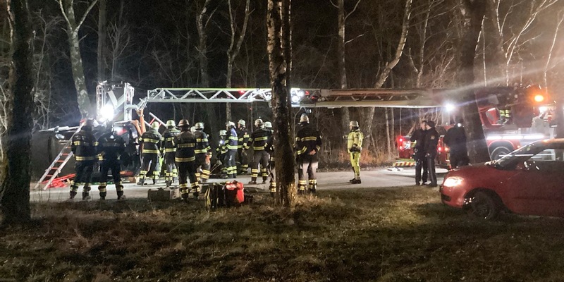 FW-M: Tödlicher Verkehrsunfall (Riem) - Foto: presseportal.de