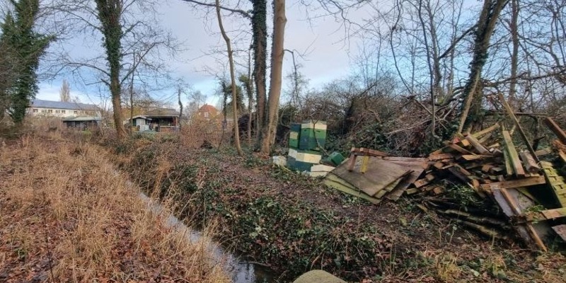 POL-HL: OH-Dahme / Unbekannte entsorgen mehrere Kubikmeter Müll nahe der Dahmer Au - Foto: presseportal.de