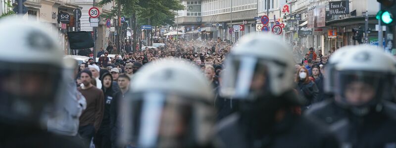 Solidaritätskundgebungen gab es 2023 unter anderem in Leipzig, Berlin und Hamburg. (Archivbild) - Foto: Marcus Brandt/dpa