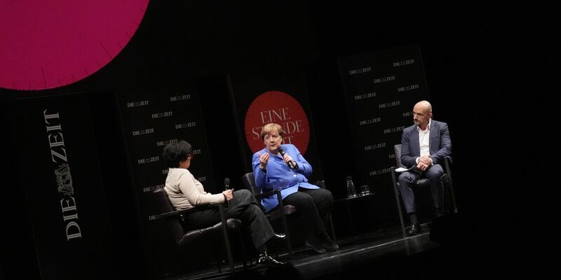 Und dann sucht Angela Merkel plötzlich nach Worten. - Foto: Marcus Brandt/dpa