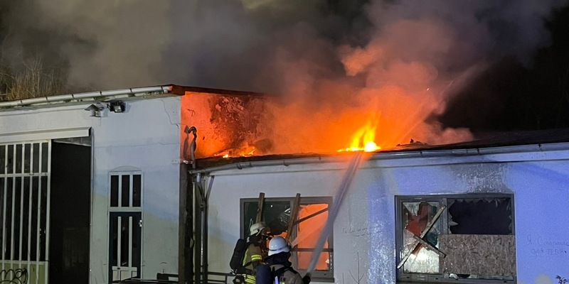 FW Bremerhaven: Gebäudebrand im Ortsteil Lehe - Foto: presseportal.de