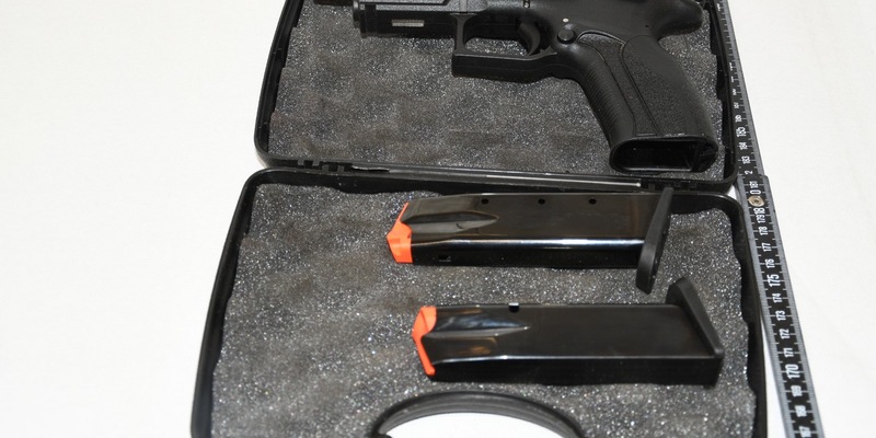 POL-STD: Polizei greift mit mobilem Einsatzkommando zu - Festnahme eines Waffenhändlers nach Verstoß Waffen- und Kriegswaffenkontrollgesetz - Beschuldigter jetzt in Untersuchungshaft - Foto: presseportal.de