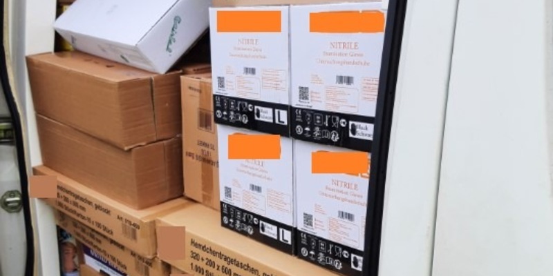 POL-SE: BAB 23/ Pinneberg Süd - 3,5 Tonner mit Lebensmitteln deutlich überladen - Foto: presseportal.de