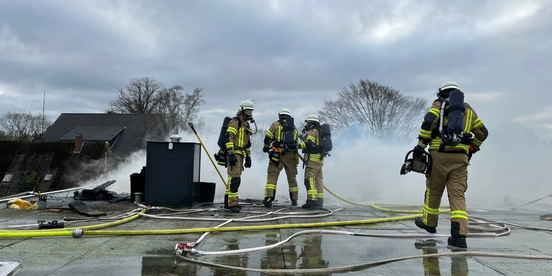 FW Bremerhaven: Abschließende Pressemitteilung zum Dachstuhlbrand in der Bremer Straße - Foto: presseportal.de