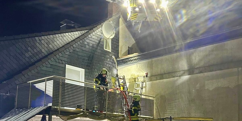 FW-EN: Brand einer Hausfassade - Foto: presseportal.de