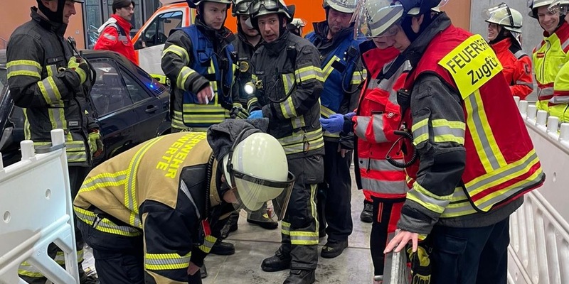 FW-EN: Wetter - Feuerwehr Wetter (Ruhr) führt realistische Übungen am Institut der Feuerwehr durch - Foto: presseportal.de