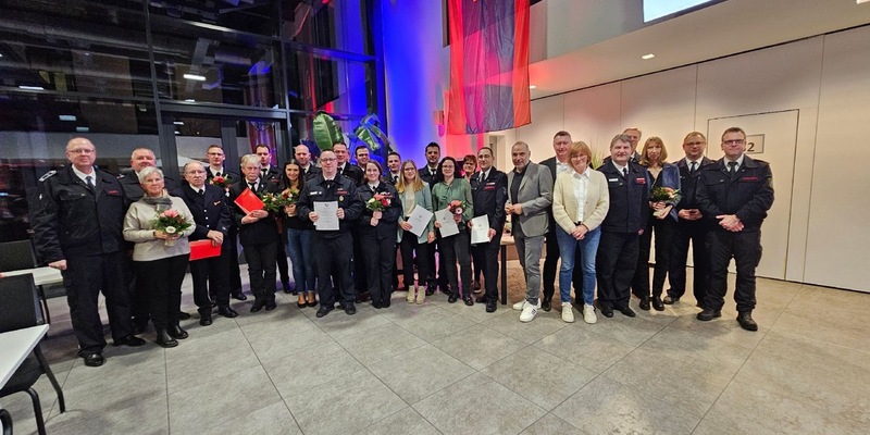 FW-AR: Führungswechsel und Neugliederung der Feuerwehr in Bruchhausen und Niedereimer - Foto: presseportal.de