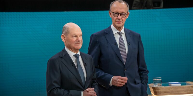 Es kann nur einen geben: Zusammen wollen Friedrich Merz (CDU) und Olaf Scholz (SPD) nicht in ein Kabinett. Zu einer Koalition ihrer Parteien könnte es trotzdem kommen. (Archivbild) - Foto: Michael Kappeler/dpa-Pool/dpa