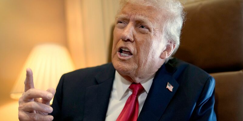 Trump bezeichnet die Begnadigungen als «großartige Sache für die Menschheit». - Foto: Ben Curtis/AP/dpa