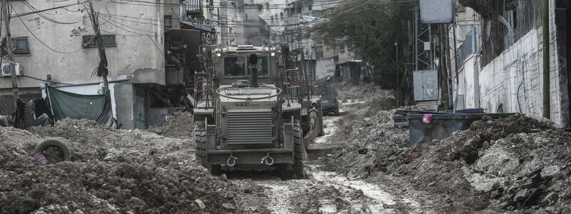 Die Operation «Eisenmauer» soll nach Worten von Israels Verteidigungsminister Israel Katz die «Terror-Infrastruktur in den Flüchtlingslagern zerschmettern».   - Foto: Nasser Ishtayeh/SOPA Images via ZUMA Press Wire/dpa