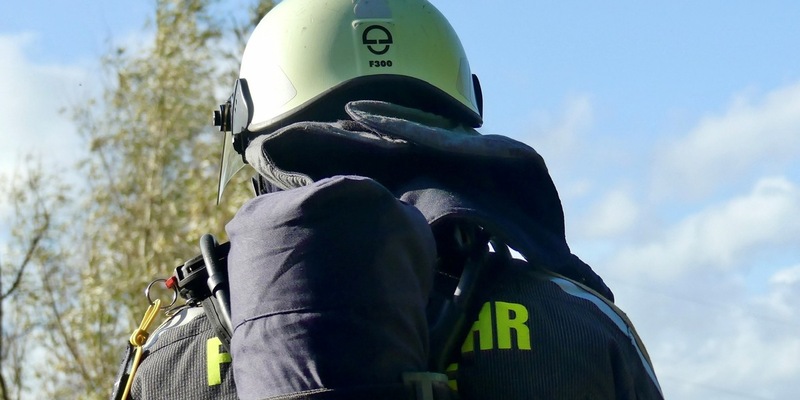 FW Hünxe: Feuerwehr beseitigt im Wald entsorgtes Chemikalienfass - Foto: presseportal.de