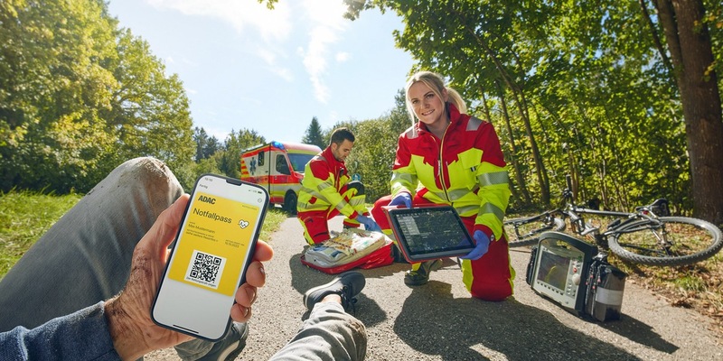 Zum Tag des Notrufs am 11. Februar / Der ADAC Notfallpass erleichtert die Rettung / Im Ernstfall entscheiden Minuten: Daten aus dem digitalen Notfallpass können Rettungsmaßnahmen beschleunigen - Foto: presseportal.de
