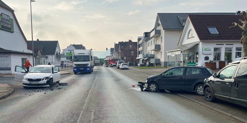 POL-HX: Unfall beim Ausparken sorgt für Vollsperrung der B83 - Foto: presseportal.de