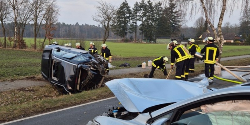 FW Südheide: Schwerer Auffahrunfall auf der K17 zwischen Unterlüß und Lutterloh - Foto: presseportal.de