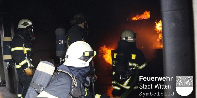 FW Witten: Brand einer Werkstatt - Foto: presseportal.de