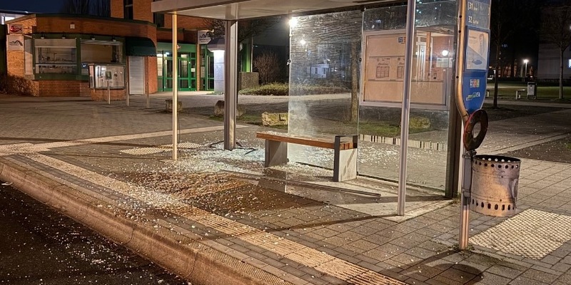 POL-GÖ: (62/2025) Bushaltestelle in Grone erneut beschädigt - Rund 1.000 Euro Schaden, Täter unbekannt - Foto: presseportal.de