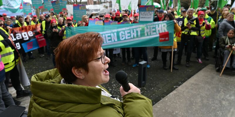 Verdi-Vize Christine Behle kündigt mögliche Eskalation vor Bundestagswahl an. (Archivbild) - Foto: Arne Dedert/dpa