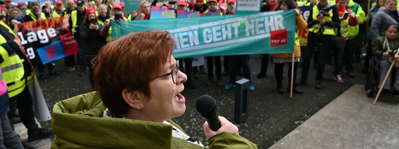 Verdi-Vize Christine Behle kündigt eine mögliche Eskalation vor Bundestagswahl an. (Archivbild) - Foto: Arne Dedert/dpa