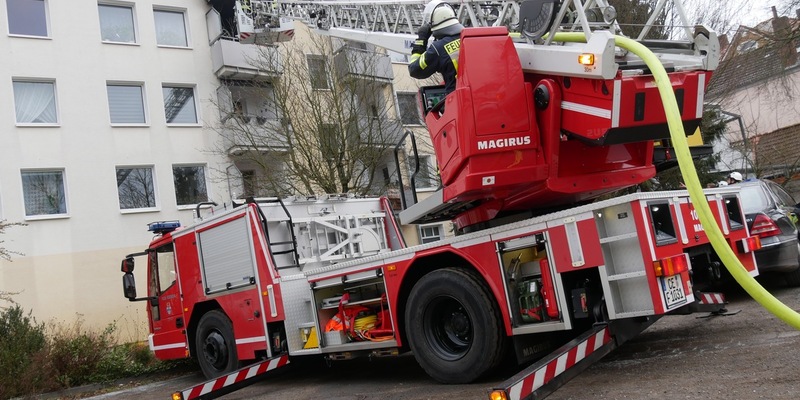FW Celle: Balkon in Vollbrand - Foto: presseportal.de