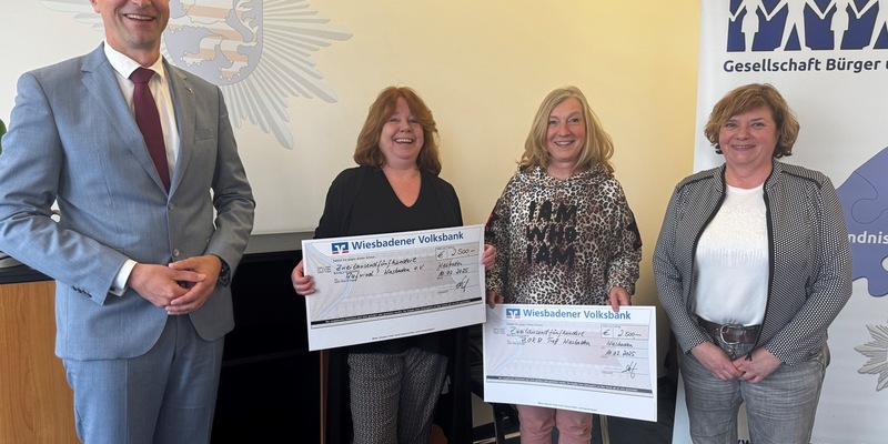 POL-WI: Gesellschaft Bürger und Polizei Wiesbaden spendet 5.000 Euro +++ Scheckübergabe an zwei Wiesbadener Institutionen, - Foto: presseportal.de