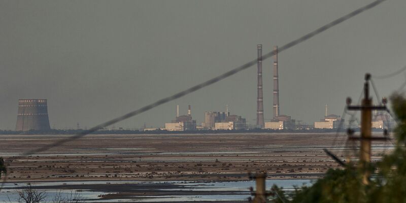 Das südukrainische Atomkraftwerk Saporischschja ist seit fast drei Jahren von russischen Truppen besetzt. (Archivbild) - Foto: LIBKOS/AP/dpa