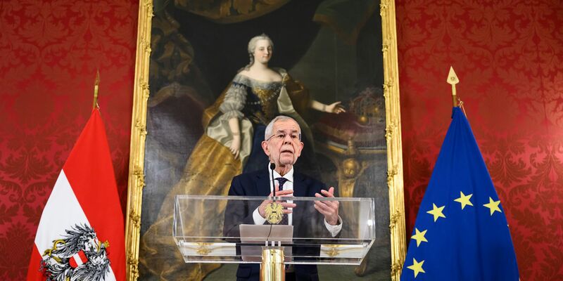 Van der Bellen sieht fast fünf Monate nach der Wahl Fortschritte im Bemühen um eine Regierung. (Archivbild) - Foto: Max Slovencik/APA/dpa